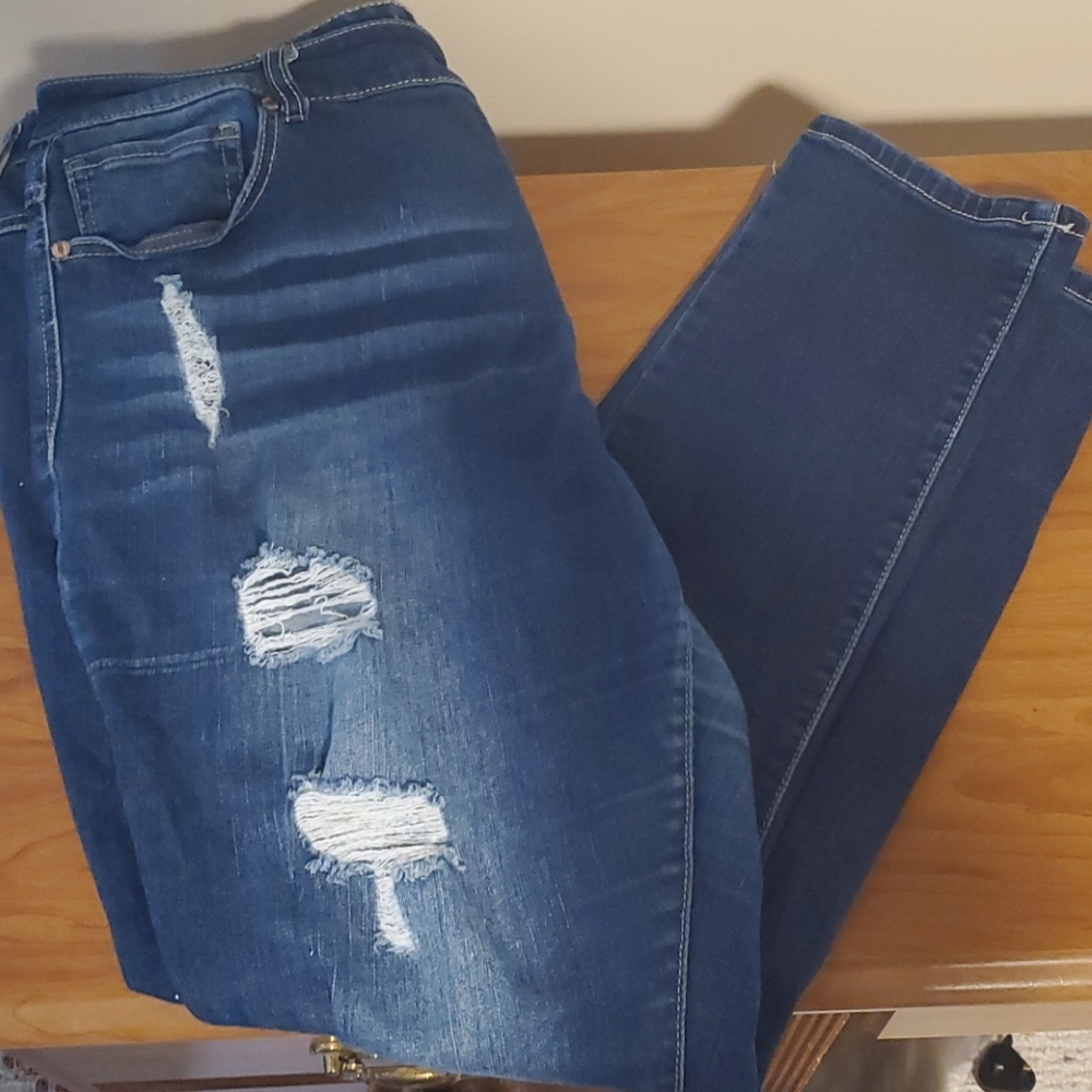 Vanity - 33 Regular Vanity Holey Jeans